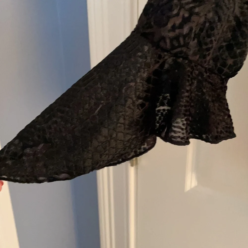 Blouse / Top - Picture 4 of 6